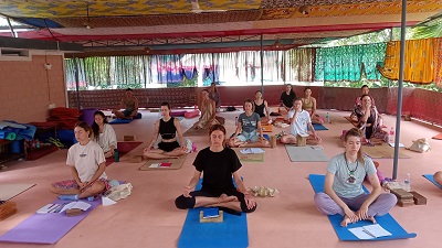 Students Performing Kapalbhati Pranayama during 200 hour yttc at Rishikul Yogshala Students Performing Kapalbhati Pranayama during 200 hour yttc at Rishikul Yogshala