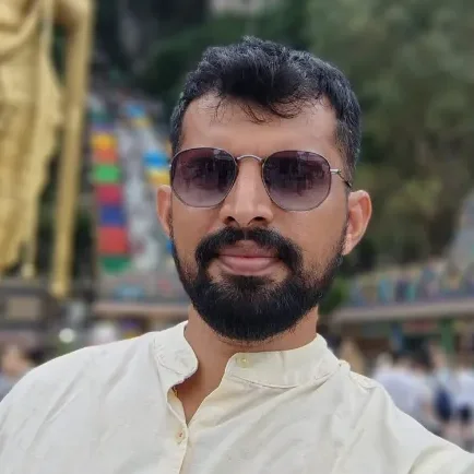 Ravi Prabhakar: Yoga Instructor at Rishikul Yogshala
